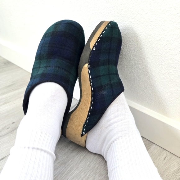 Vintage | Bohemian navy green plaid CottageCore platform clogs shoes | WMS 5.5 - Picture 1 of 14